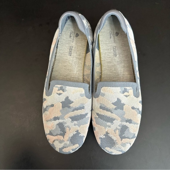 CLARKS Cloudstepper 7.5 M Fabric Carly Dream Flats Pink Gray Camo Slip On Loafer - Picture 7 of 10
